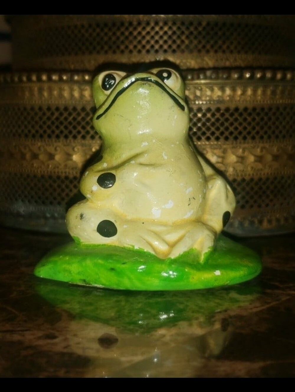 Vintage UCGC Taiwan Anthropomorphic Speckled Frog On Lily Pad Figurine.